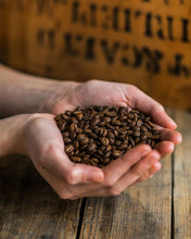 Load image into Gallery viewer, Café Arhuacos coffee beans